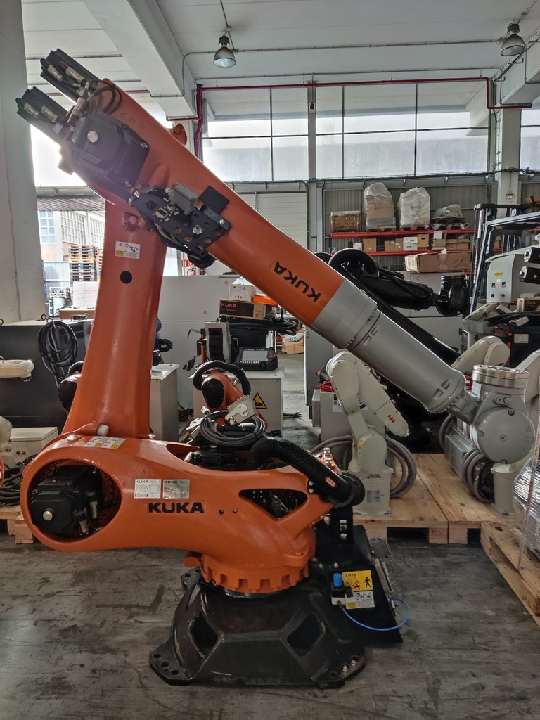 KUKA KR 120 R3900 ULTRA K-F-HP / FLR